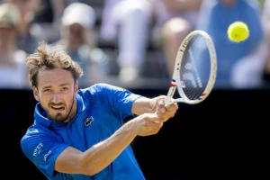 Tri sata velike borbe Medvedeva i Zvereva, Rus prvi finalista Halea!