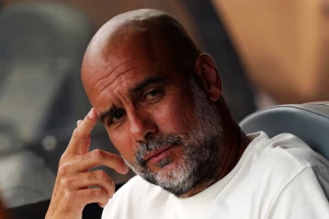 Nove muke za Pepa, Siti desetkovan u gradskom derbiju