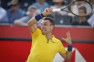 Špansko polufinale u Kvinsu, Rune eliminisan