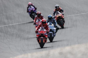 Mark Markez nastavlja da deli lekcije, Španac protutnjao kroz Češku!