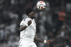 Bum - Ejbraham se vraća tako gde je postao gol-mašina!