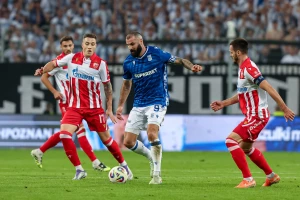Poljaci "digli ruke" - Navijači Leha su već među elitom, fudbaleri će teško do nje!