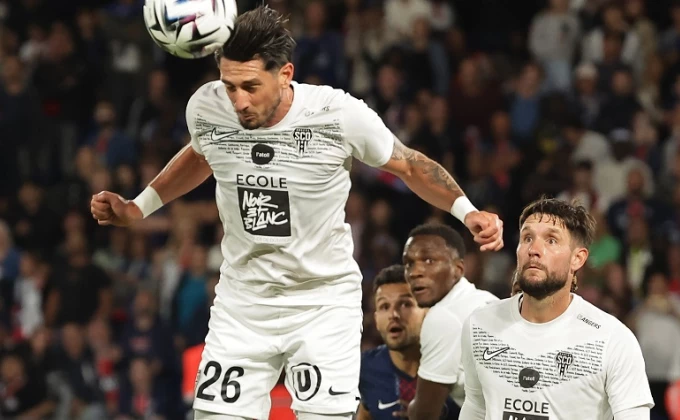 EPA/CHRISTOPHE PETIT TESSON