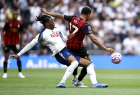 Skandal u Engleskoj, fudbaleru Totenhema agent pretio pištoljem!