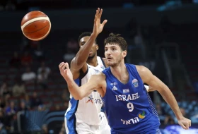Nije samo Lojd, Evrobasket bi mogao i Sokrinu da "zavrti" karijeru!