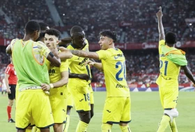 ''Žuta podmornica'' pobedila Espanjol za noć na drugom mestu na tabeli