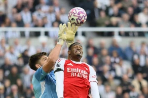 Treći štoper se povredio, Arteta u velikim problemima