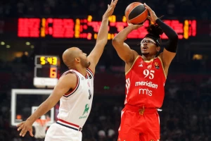 Moneke se oglasio na Instagramu posle utakmice: "Proći ćemo kroz poteškoće"