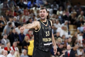 Huanču nedovoljan indeks 39, Mirotić je MVP kola