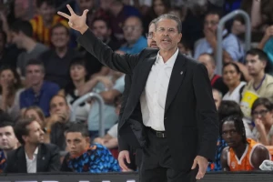 Trener Valensije ne želi u Izrael: "Zašto nije bezbedno 25. novembra, a jeste 1. decembra?