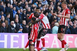 Šta vredi Fulamu Saša Lukić kad imaju Kevina Basija, Sanderlend DOK NE UMRE!