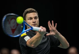 Kecmanović bio na korak od preokreta, ali se poražen vraća iz Pariza!