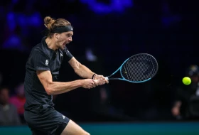 Zverev "skinuo prokletstvo" zvano Danil Medvedev i plasirao se u polufinale Pariza!