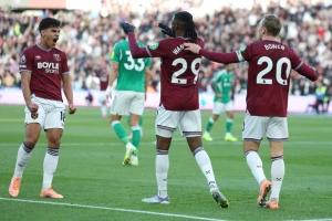 Novembarsko sunce ogrejalo Vest Hem - "čekićari" protiv Njukasla naplatili patnje