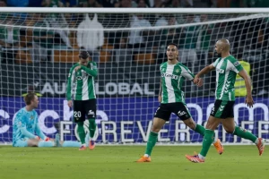 Betis sve rešio za poluvreme!