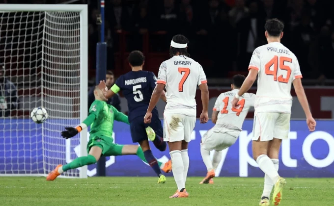 EPA/CHRISTOPHE PETIT TESSON