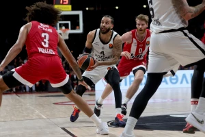 Partizan ima psihološki problem i promašuje zicer u Pireju