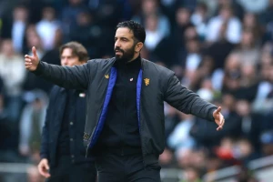 Junajted u mukama, nemaju napadača, a vraćaju levog beka!