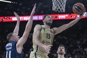 Satoranski od heroja do tragičara - Kordinije "zaledio" Barselonu u Istanbulu