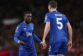 UŽIVO - Ovo do sada nismo videli, Gej udario saigrača i dobio crveni karton!