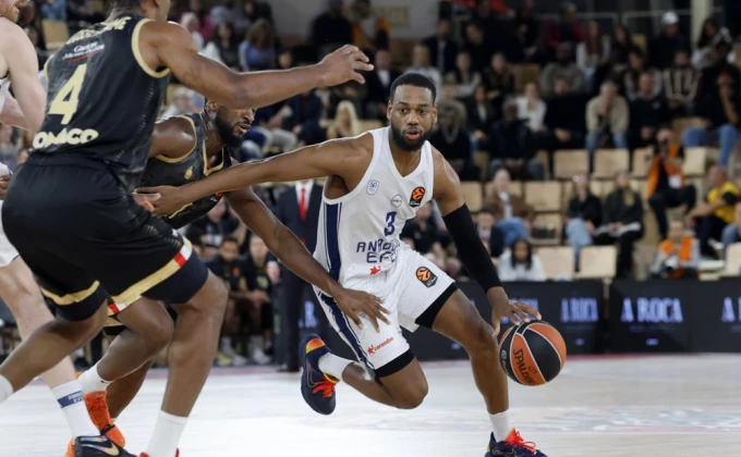 EPA/SEBASTIEN NOGIER