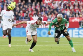 Betisu "ključevi grada", navijači Sevilje prekinuli utakmicu!