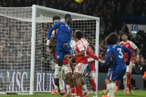 "Prljavi" derbi Londona, Arsenal zaustavljen sa igračem više!