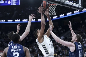 Radovan "razmrdao" Efes, ali to nije bilo dovoljno za "kralja"!