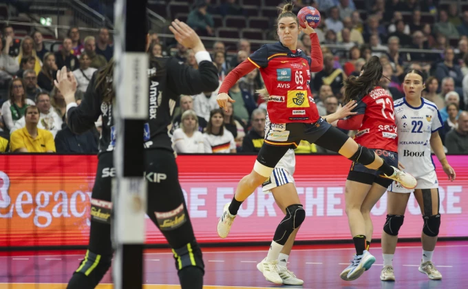 EPA/CHRISTOPHER NEUNDORF