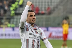 Decembar u znaku Kremonezea - novajlija slavio kod kuće posle tri i po meseca