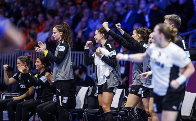 EPA/Iris van den Broek