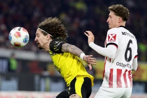Gol sezone u Frajburgu, Dortmundu bod sa igračem manje!