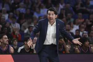 Širom otvorene pariske kapije pred dolazak Zvezde: 15 trojki i 107 poena!