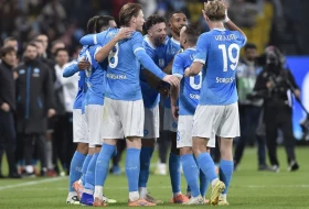 Napoliju istorijsko finale Superkupa Italije, Neres heroj