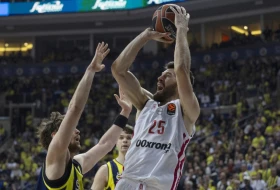 Pitersov šou pred duplo kolo Evrolige, Olimpijakos rutinski protiv hrabrog Peristerija