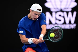 Kakav dan za češki tenis - Menšik i Mahač  sa peharima u rukama čekaju Australijan open