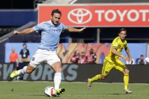 Lampard i Džerard neće u trenere, a mogli bi da zaigraju u istom timu!?