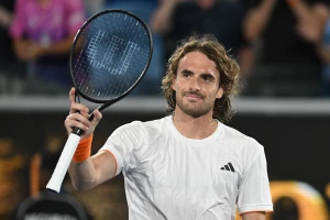 AO - Cicipas eliminisan, Švjontek do trećeg kola inspirisana Đokovićem