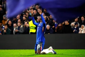 Kakav ugovor, Kaisedo na još SEDAM godina!