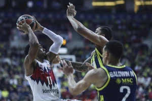 Fener duplom pobedom završio nedelju u EL - Pala i Baskonija