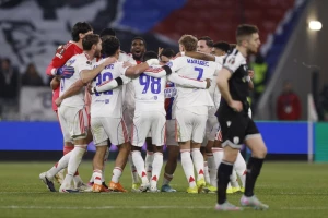 Lion slavio posle devet mečeva i ostao u trci za Evropu