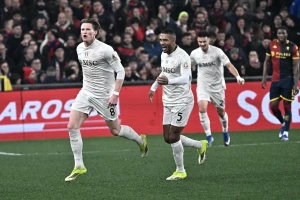 Ludnica na Marasiju, Napoli bez Vanje od očaja do sjaja, Đenovi presudio VAR!