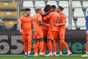 Ovako se opstaje - Fiorentina slavila u Komu!