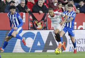 Alaves iskoristio igrača više i uzeo bod u Sevilji