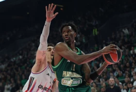 Svi smo videli da nije faul, a Kavalije ga je priznao Hejs-Dejvisu posle meča!?