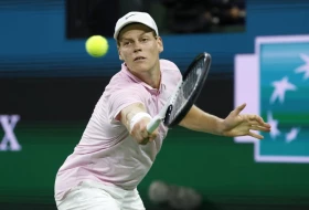 Janik Siner prepustio samo tri gema rivalu i kompletirao prvi polufinalni par u Indijan Velsu