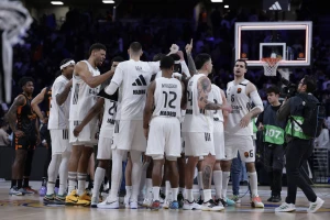 Efes na ispitu u Madridu, Realovih strašnih 16 od 17 kod kuće