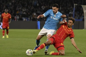 Napoli preokretom izbrisao loše prvo poluvreme, Leće skupo prodao kožu na "Maradoni"