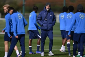 Tudorovih 44. kako obezglaviti "petla"?