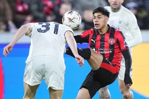 U Mitjilandu da nauče penale, Milenković asistencijom pogurao Notingem do četvrtfinala!